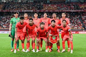 国足此前面对巴勒斯坦5胜2平未尝败绩，今天半场连丢三球落后